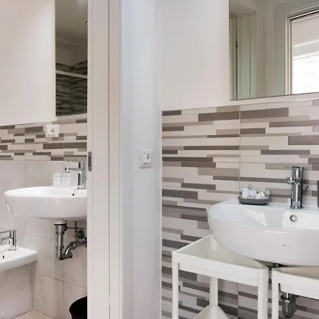 Апартаменты Via Della Ghiara La Spezia Modern And Strategic Apartments Специя